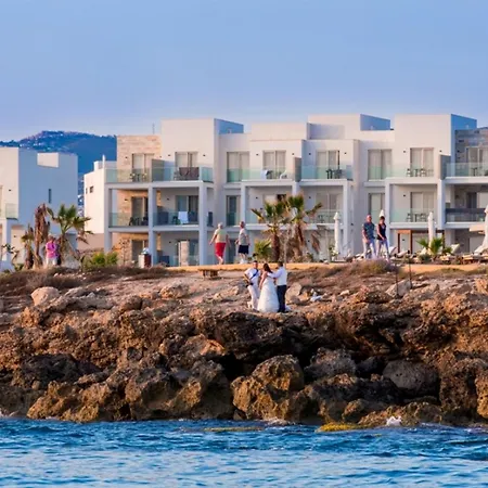 安芙拉套房酒店 4* Paphos