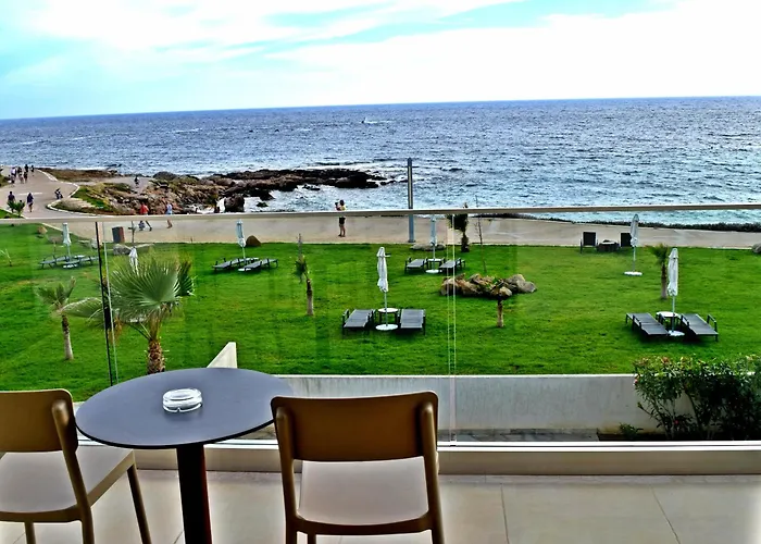 安芙拉套房酒店 4* Paphos