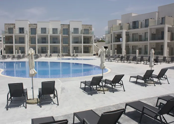 酒店 安芙拉套房酒店 Paphos