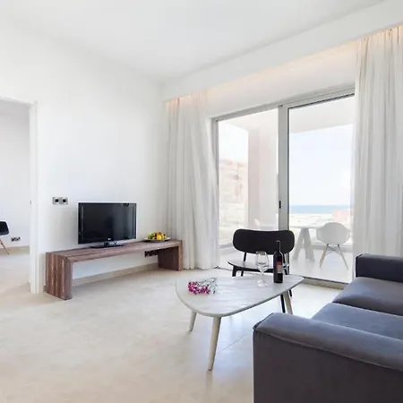 Amphora Hotel&suites 4*
