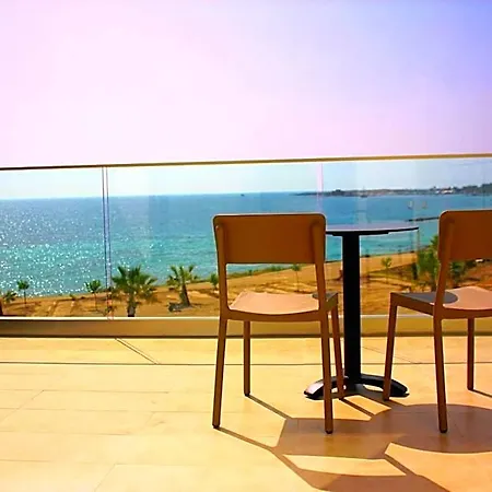 Amphora Hotel 4*