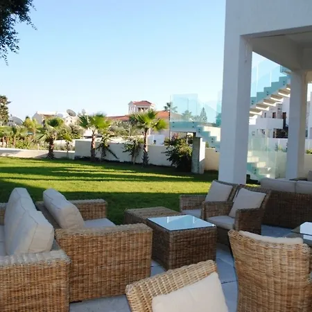 Amphora Hotel&suites 4*