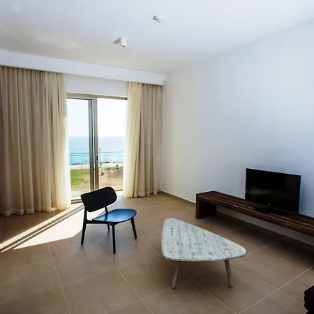 Amphora Hotel&suites 4*