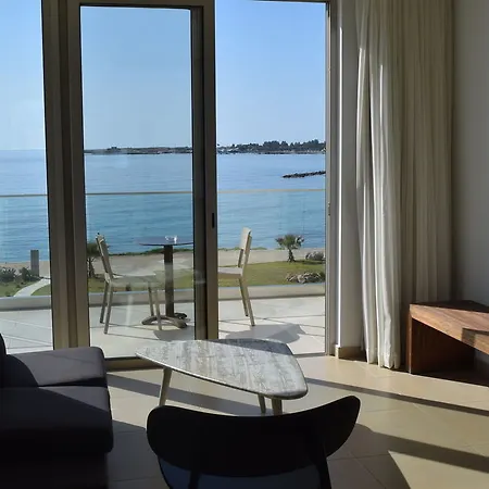 Amphora Hotel&suites 4*