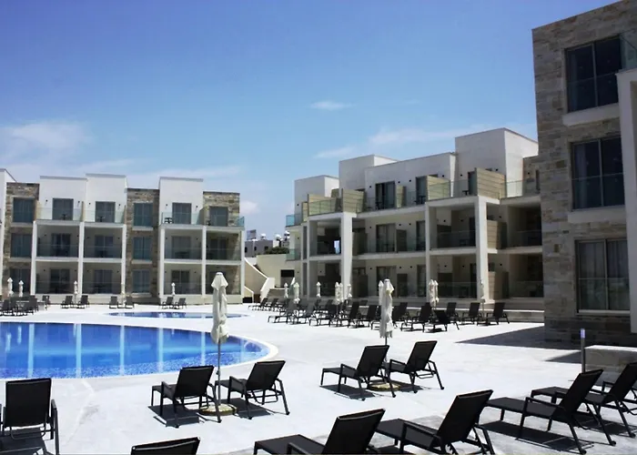 安芙拉套房酒店 4* Paphos