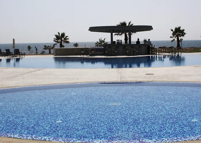 Amphora Hotel&suites Paphos