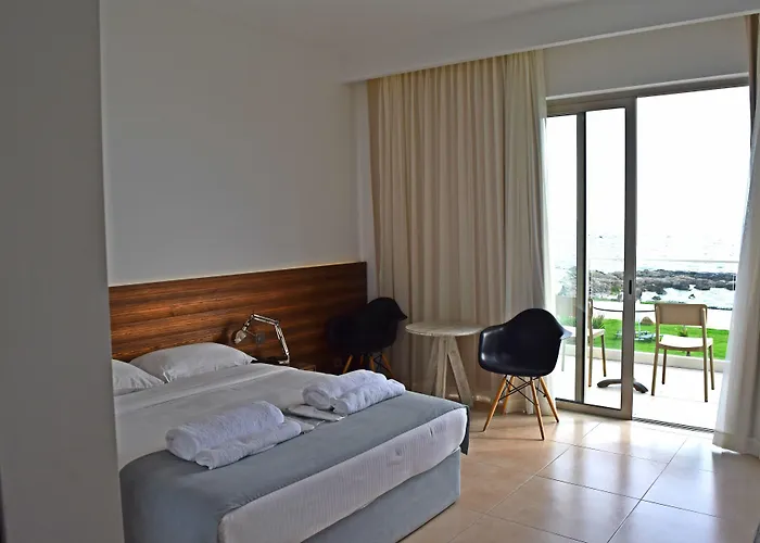 Amphora Hotel&suites Paphos