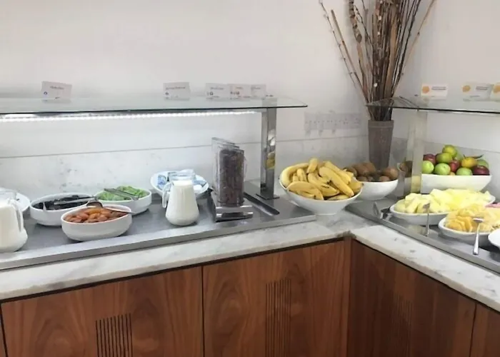 酒店 安芙拉套房酒店 Paphos