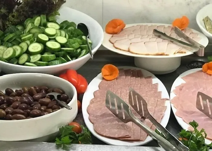 安芙拉套房酒店 4* Paphos