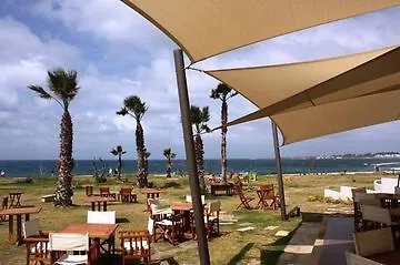 安芙拉套房酒店 4* Paphos